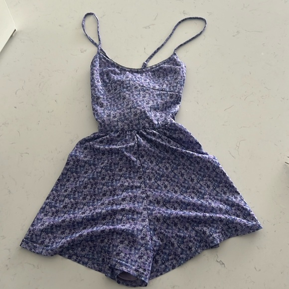 Urban Outfitters romper - Picture 1 of 2